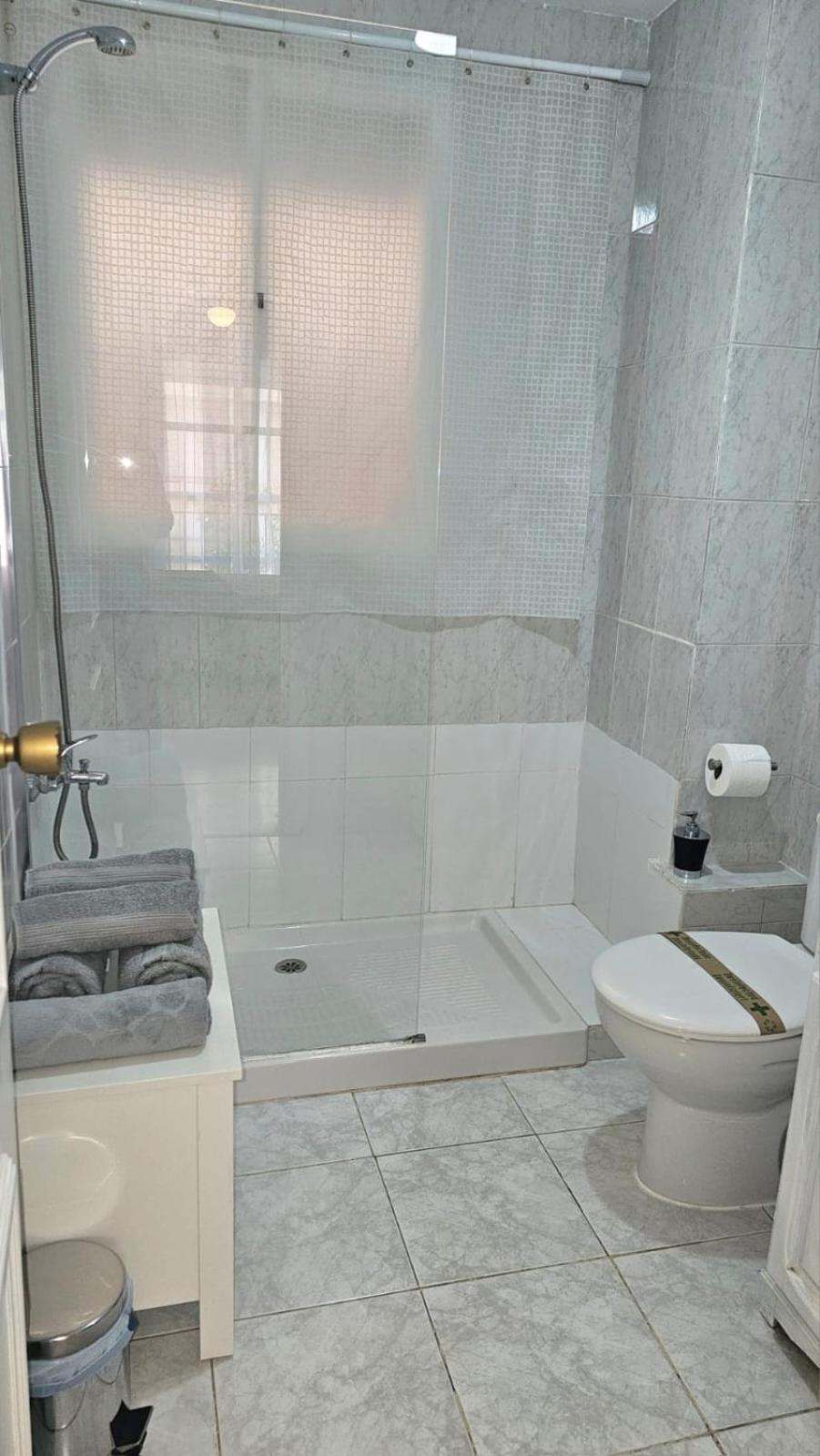Ideal Holiday Apartment One Bedroom City Center Малага Екстериор снимка