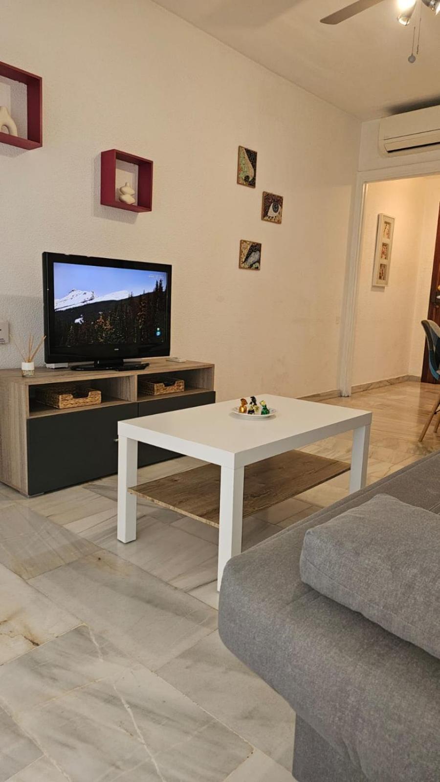 Ideal Holiday Apartment One Bedroom City Center Малага Екстериор снимка